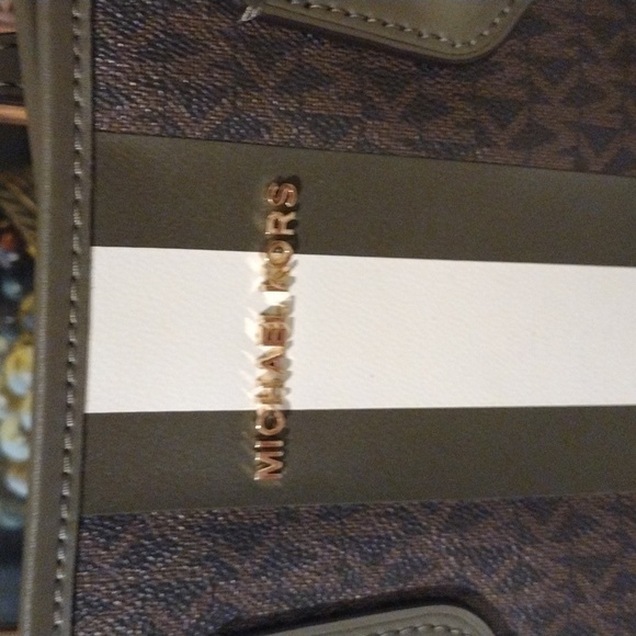 Michael Kors Large Eva Shoulder Tote Bag with wristlet Brown / Olive SOLD, SOLD, - Picture 3 of 16